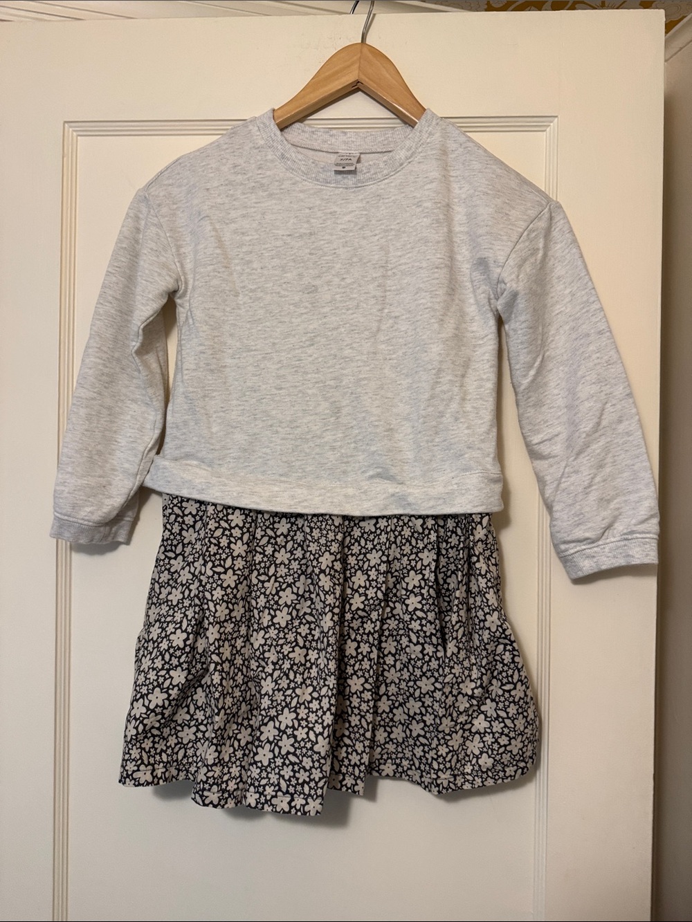 Carter’s Girls' Grey Sweatshirt & Black 7/7A Floral Skirt Dress cotton/poly NWOT